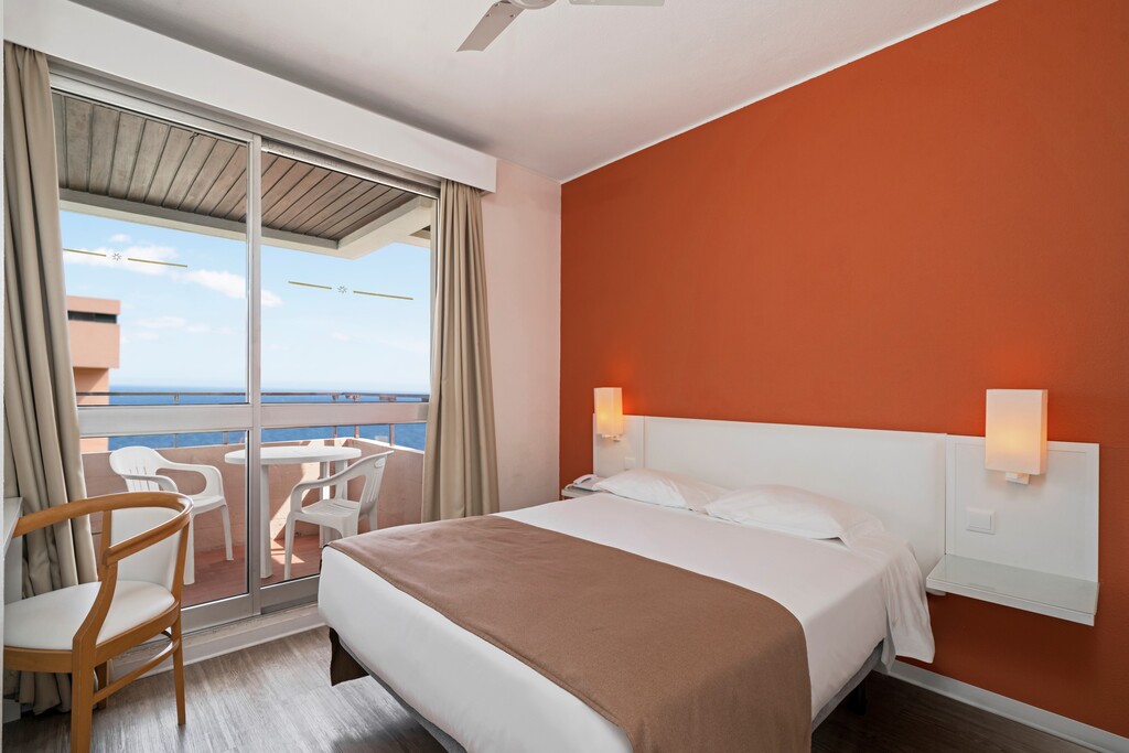 11 em Recente Dorisol Estrelicia Hotel