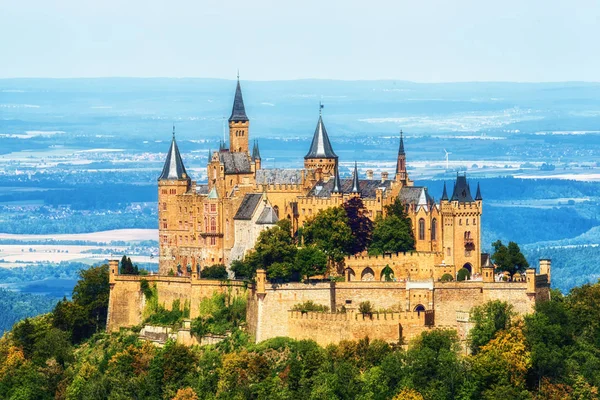 Castelos Europeus: Uma Viagem pelo Tempo e História