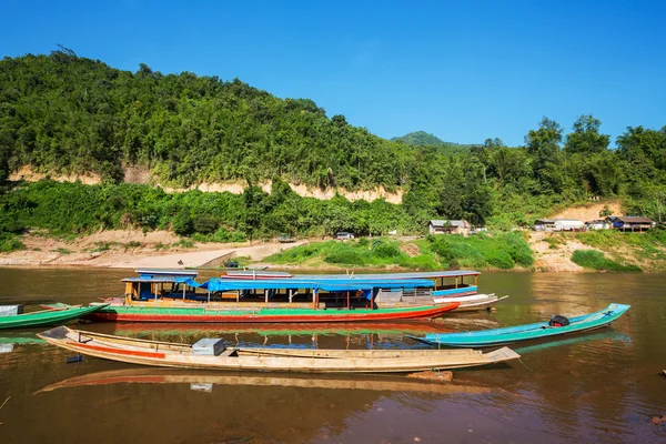 Cruzeiro no Mekong em Laos