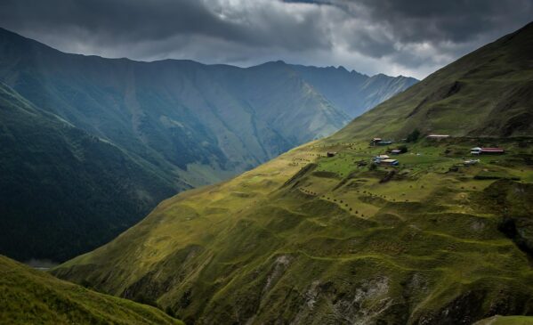 Descobrir a Geórgia: Uma Viagem Pelos Encantos do Cáucaso