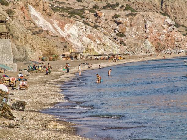 Milos: A Ilha Grega que Encanta com as Suas Praias e Encantos Autênticos