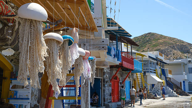 Milos: A Ilha Grega que Encanta com as Suas Praias e Encantos Autênticos